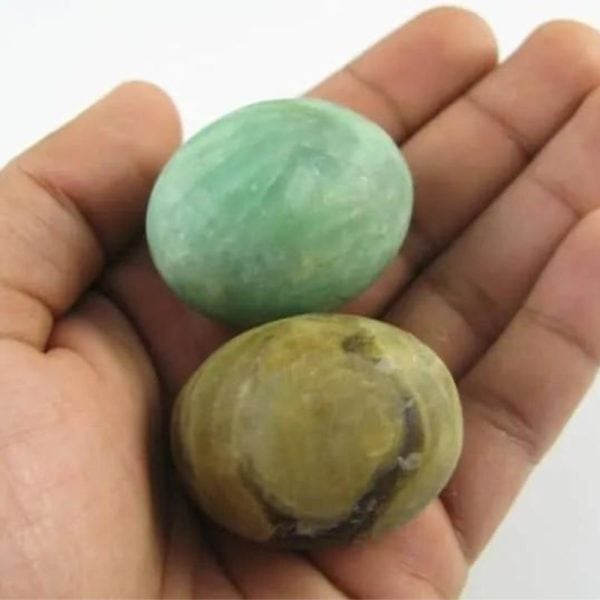 Python Snake Pearl – Type I in hand