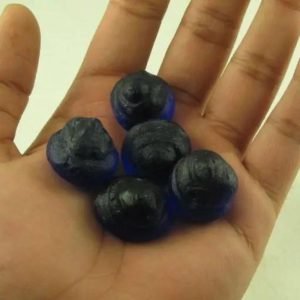 Python Crown Pearls - Type F1 in hand