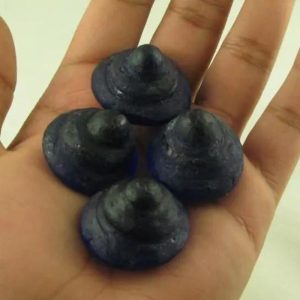Python Crown Pearls - Type F3 in hand